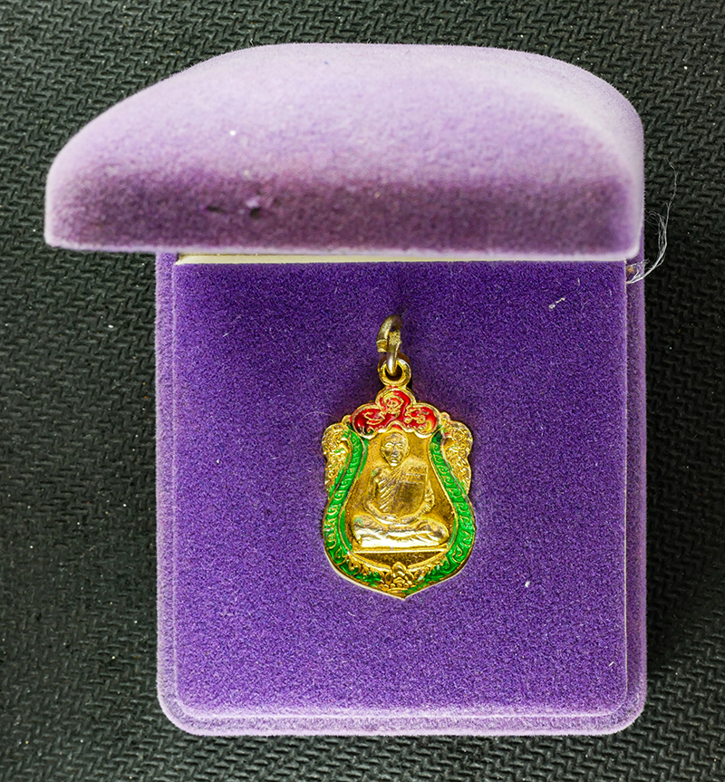 28Apr25 (5)z2p.jpg - เหรียญเสมาหลวงพ่อสอด วัดปากน้ำ อ.เมือง จ.ระยอง ปี2566 เนื้อกะไหล่ทองลงยา | https://kamulet.in.th